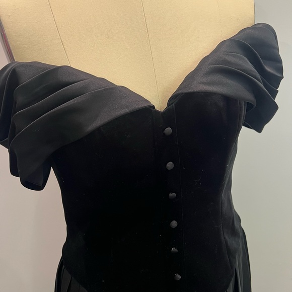 Echo Black Velvet Off-shoulder Pleated Mini Dress - Picture 5 of 10